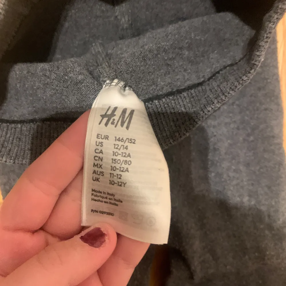 Strumpbyxor från H&M . Använda ca 3-4 ggr. För små.. Jeans & Byxor.