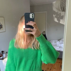 Tröja - Jättefin tröja som tyvärr inte kommit till användning❤️är i jättefint skick bara höra av er vid frågor