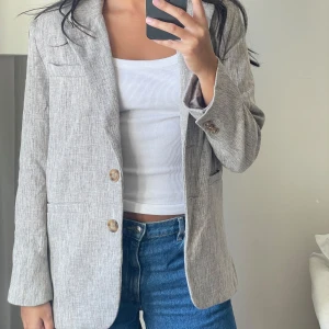 Beige kavaj - Gråbeige kavaj från Claire rose x Na-kd