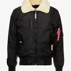 Alpha industries jacka  - Säljer en helt ny alpha jacka använd bara en gång storlek S
