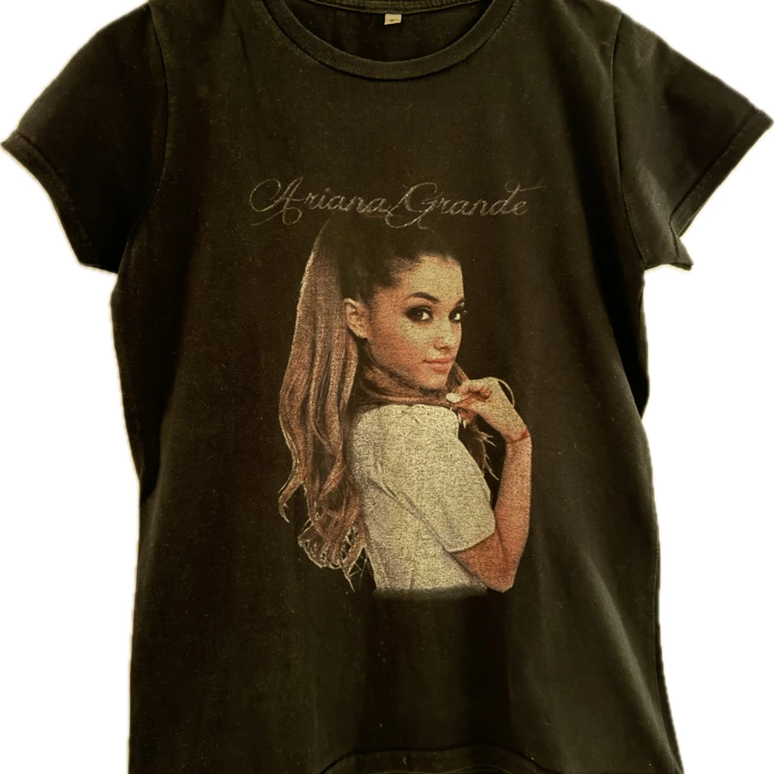 Svart t-shirt med Ariana Grande-tryck
