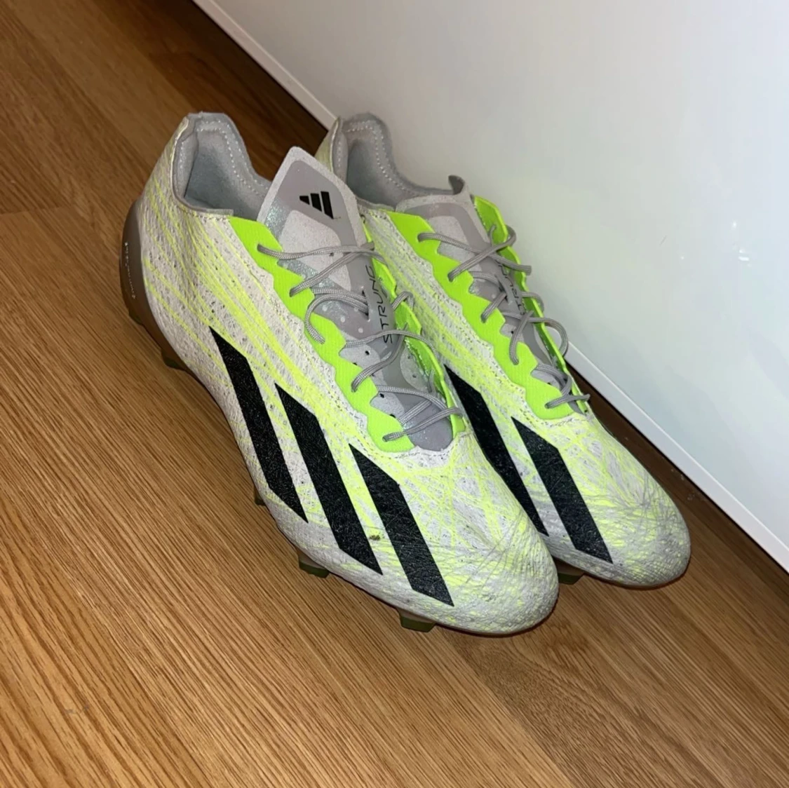 Fotbollsskor  - 91