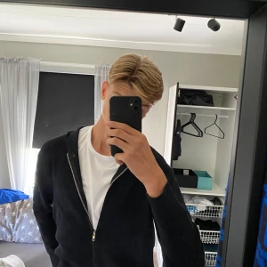 Zip tröja  - Beställde fel storlek, helt ny, bra kvalite