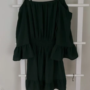 Divi - Söt grön klänning, Den passar xs/S💚