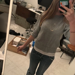 Stickad tröja med puffärm från JDY - Jättefin stickad kortärmad tröja med puffärm från JDY i så fin färg💞 Bra skick, storlek xxs. Hör av dig vid frågor!