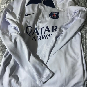 NIKE PSG TRÖJA - Storlek S