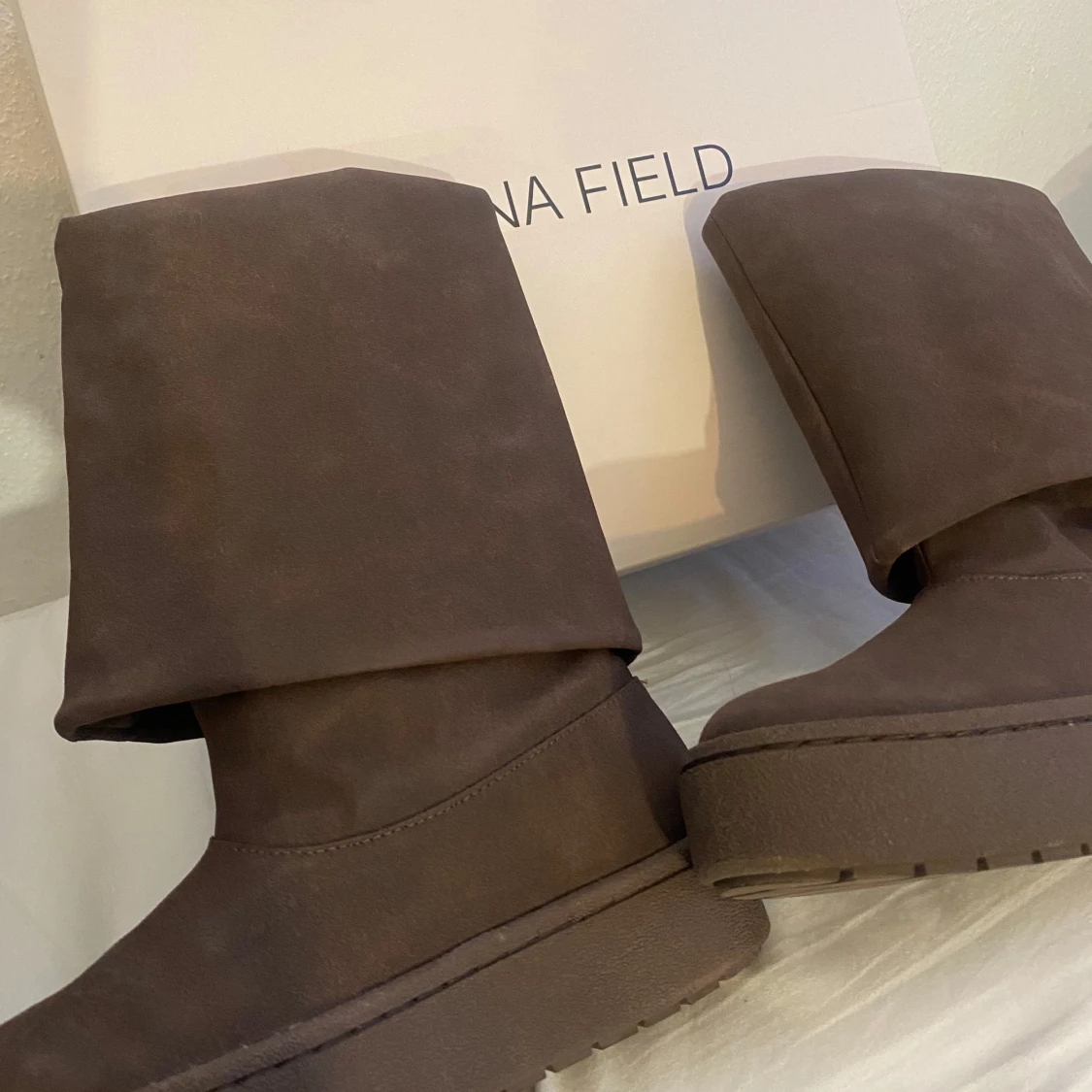 Platåstövlar- mörk brun  - 90