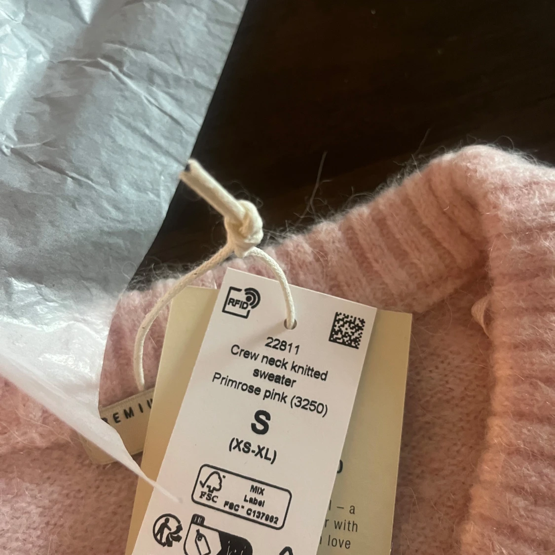 Mysig rosa stickad tröja från Gina Tricot - 92