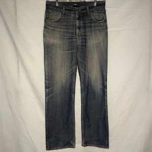 Lee jeans  - Super fina jeans i väldigt bra skick☺️⭐️  W34 L36   Köpta för: 999kr  #y2k #2000s #50s #60s #70s #80s #90s #trend #style #gorgeous #beautiful #fashon #trendy #slay #princess  #wow  #fairy 