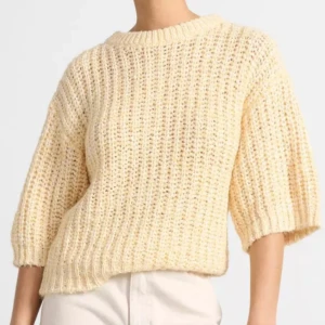 Gul stickad tröja  - Storlek M, nyskick, inte använts mycket då den var för stor för mig, Lindex 