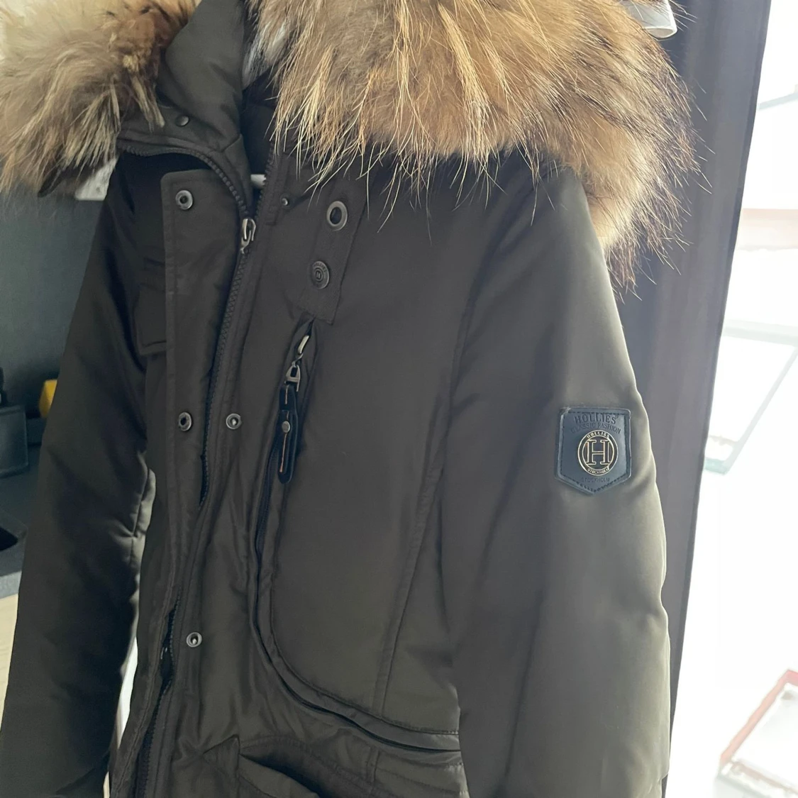 Hollies Jacka - 90