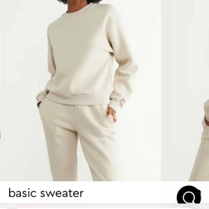 Beige basic sweatshirt - Från gina finns rn fläck på baksida kan skicka bild