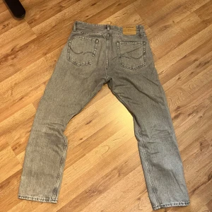 Grå Jack & Jones jeans - Strl 31/30