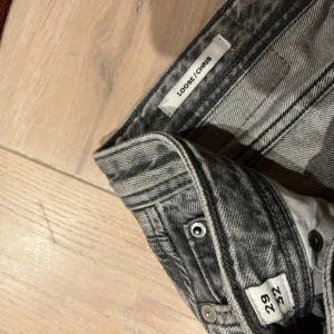 Gråa Jack and Jones byxor - Perfekt kondition 29/32 storlek