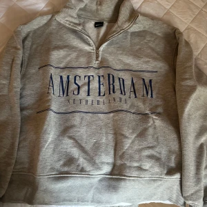 Hoodie - Hoodie från Ginatricot storlek S, använd 2 ggr
