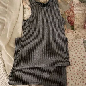 Maxi klänning xs - lång, figurnära klänning från Cotton. Endast använd ett fåtal gånger. 🧡