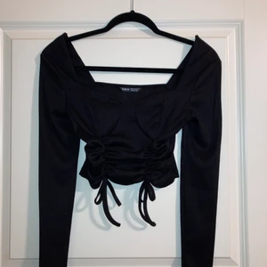 Svart topp från shein Storlek xs  - Super fin svart topp från shein i storlek xs, ej använd 
