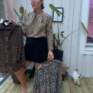 🐆Leopard skjortor 🐆 - 🐆Tre skjortor alla har leopard mönster🐆 80 kr styck och 220kr för alla