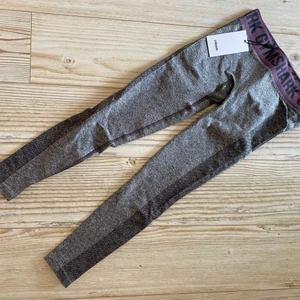 GYMSHARK tights strl 34 - Helt nya GYMSHARK tights i strl 34! Modellen med lite lägre midja!