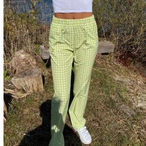 Rutiga Byxor  - Säljer dessa byxor från Design By Si då de inte kommer till användning. 💕