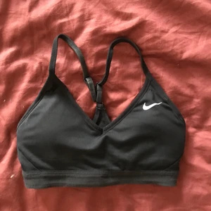 Nike sport-bh  - Sport-bh från Nike. Bra skick. Frakt 22kr