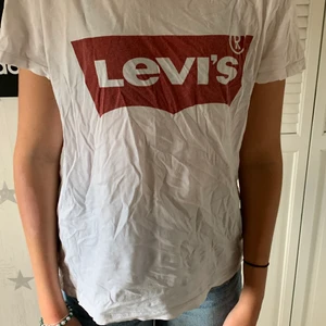 Levis storlek S - Inte jätte använd 