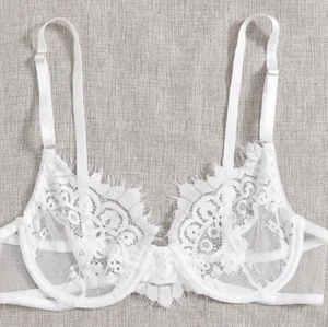 Spets-bralette - Spets-bralette från Shein i storlek M, aldrig använd!