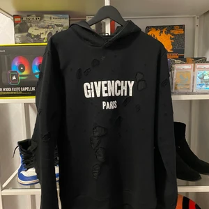 Givenchy Distressed Hoodie  - Medium (cuban fit) nypris ca 12k. Bra skick