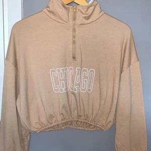 Tröja  - Säljer min tröja som aldrig använts i storlek S. 