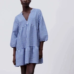 Rutig klänning  - Intressekoll💓 Skriv privat vilket pris ni hade köpt för! 