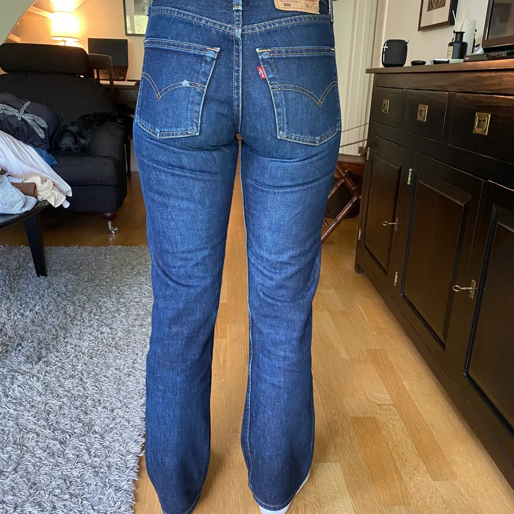 Levi’s 501 jeans, mörkblå. Sparsamt använda! . Jeans & Byxor.