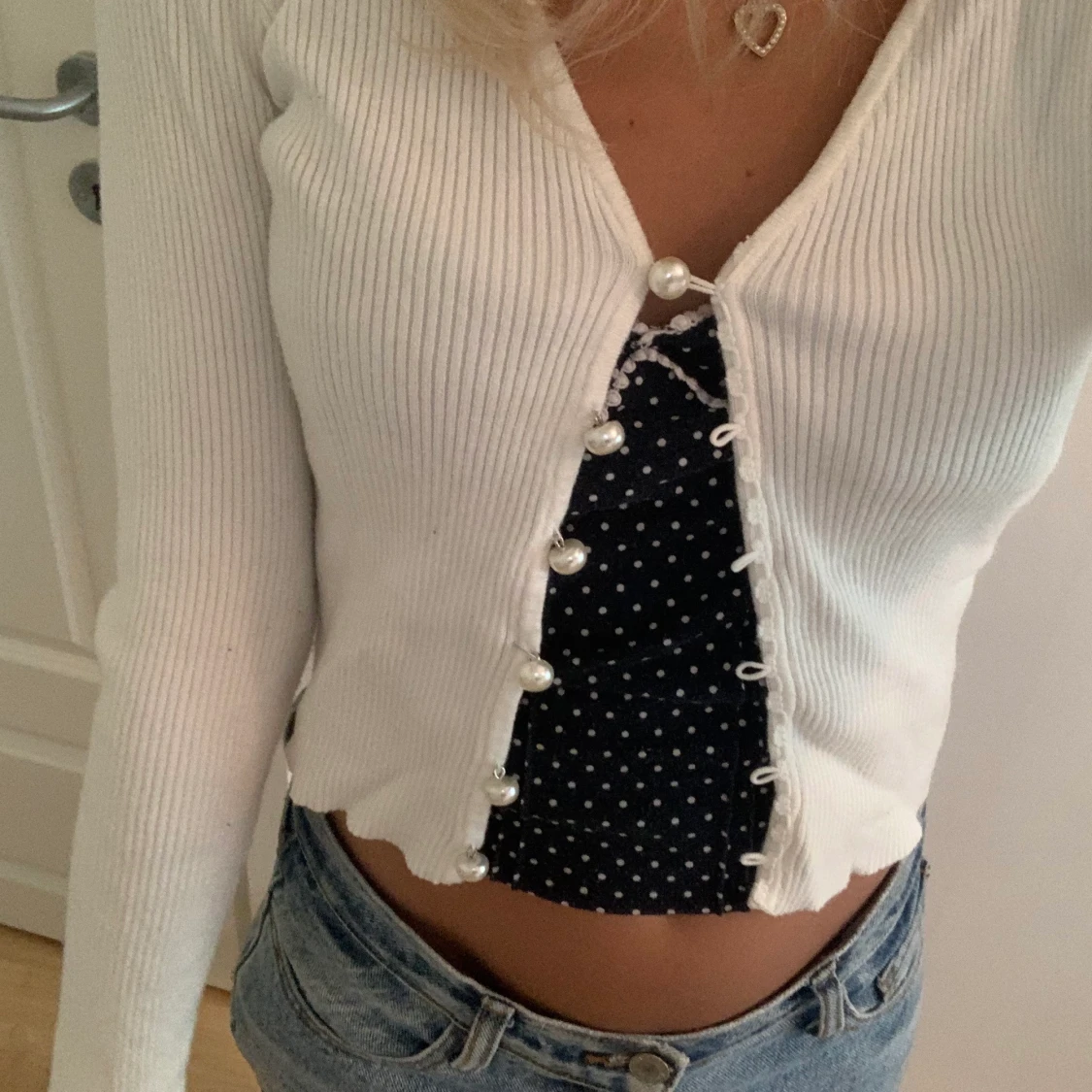 Vit kofta med pärlor - 90