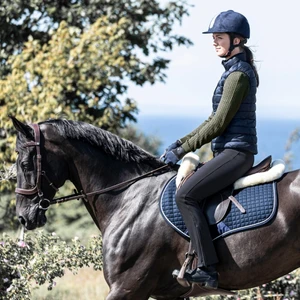 Snygga ridbyxor S/M - Islandsridbyxor från hööks. Sitter så fint på. Säljer då jag inte rider längre men hann inte användas mycket. 350kr #ridbyxor #island #häst #hööks