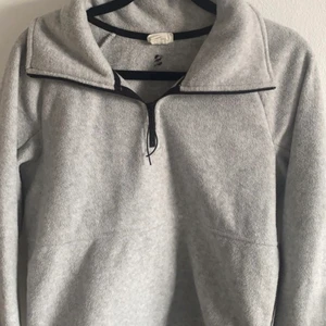 Sport hoodie - Från hm sport, välj om du vill ha spårbart eller inte:)