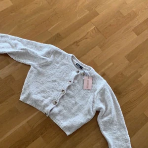 Tröja från missguided - Tröja från missguided, aldrig använd och prislappen finns kvar!