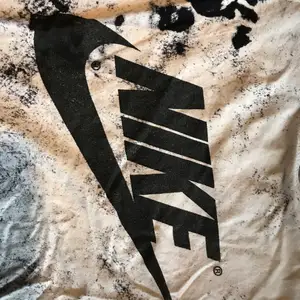 Svart vit Nike T-shirt
