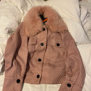 Meotine jakke ny med prismærke - Str. S/M. I only sell this because i have two of these in pink 💗