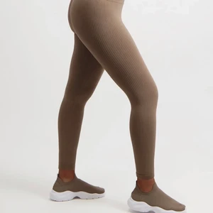 Tights från AIMN - Helt oanvända tights från aimn. Ribbade och väldigt sköna i storlek S