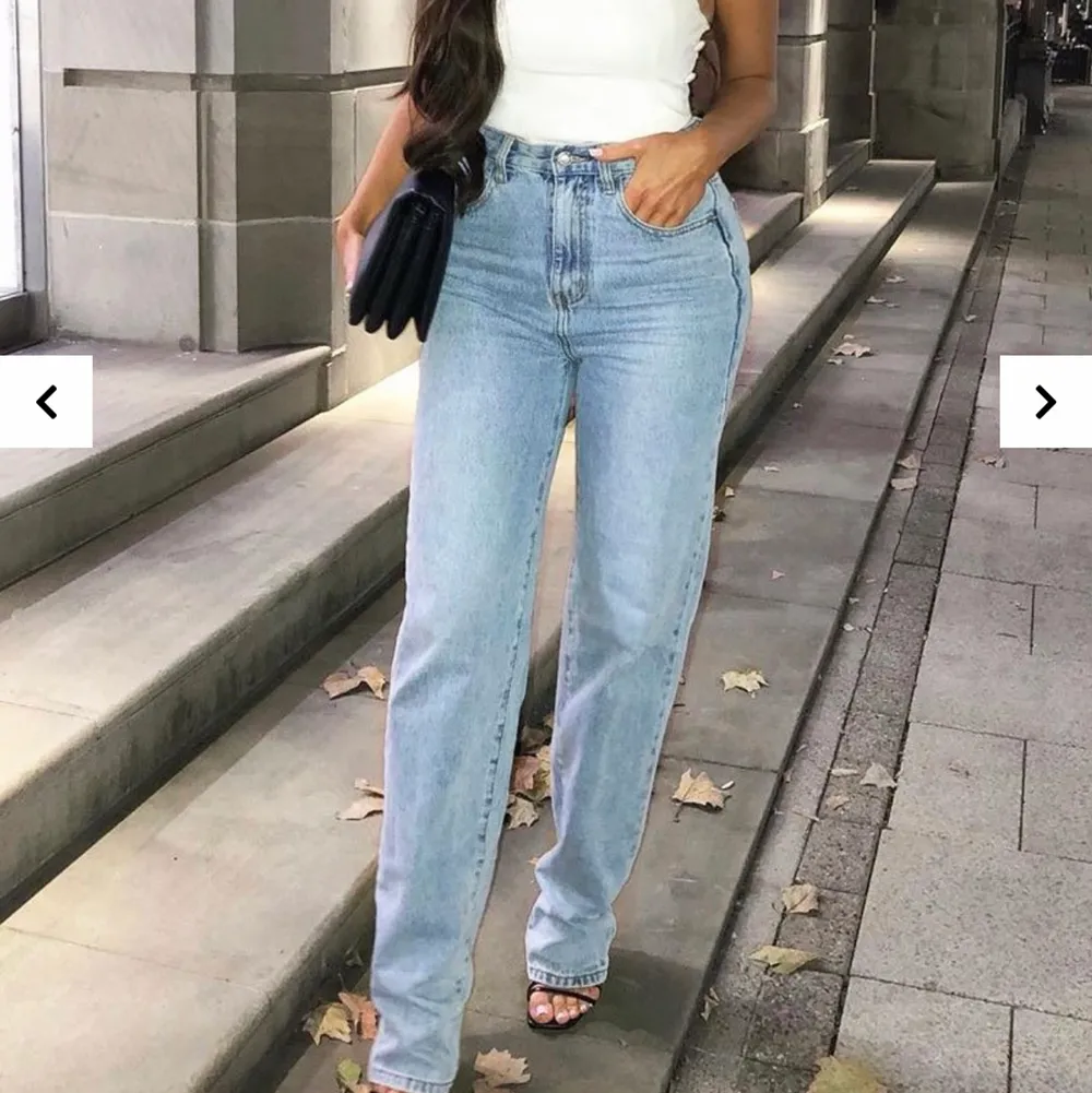 Hej!! Säljer mina straight leg jeans från rebellious fashion, såå snygga men kommer tyvärr inte till användning. De är helt nya, använda ca 1 gång! Nypris ca 390 med tull och allt💓💓💓. Jeans & Byxor.