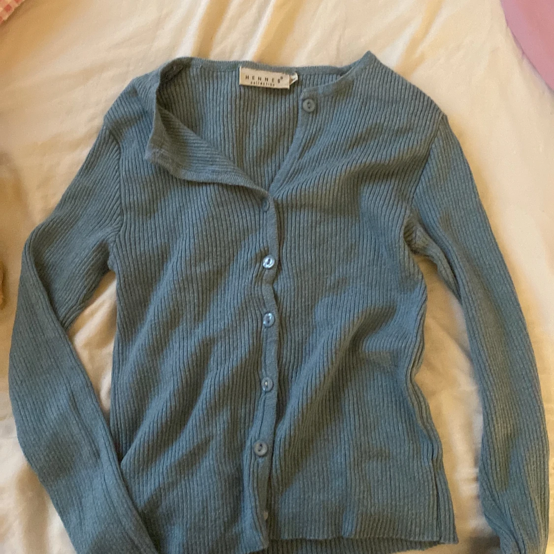 Ribbad o stickad tröja  - 90