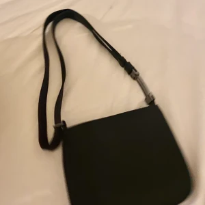 Axelväska - Som ny