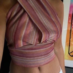 Topp - Väldigt fin topp som nästan aldrig har använts. Storlek M