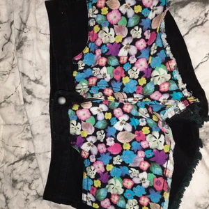 Shorts  - Aldrig använda sitter jätte bra men är inte riktigt min stil storlek 38