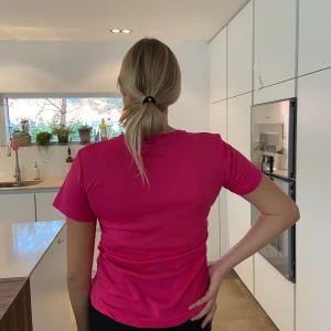 Träningströja i bra material - Tyg som andas, bra skick!