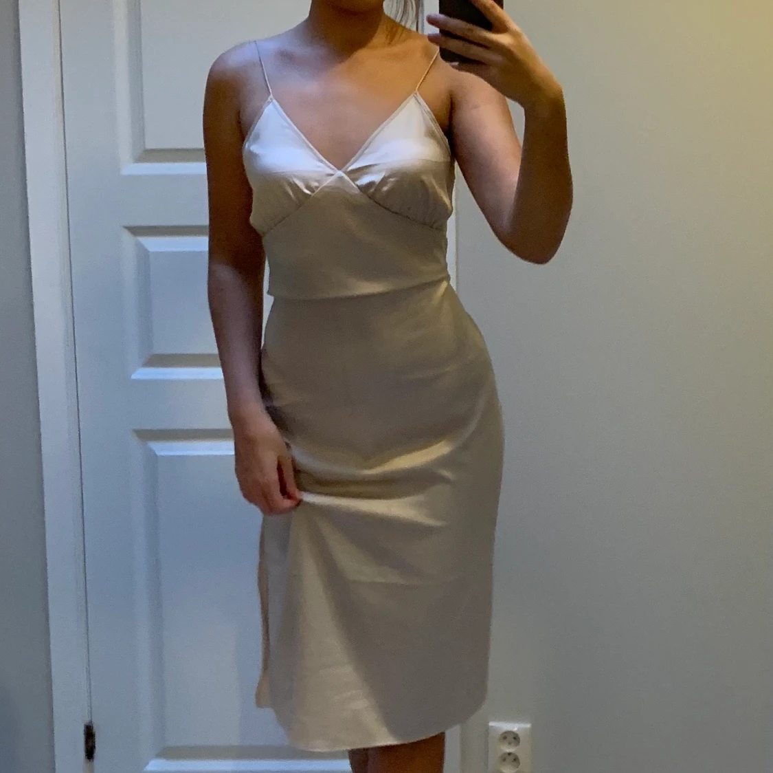 Satin klänning  - 91