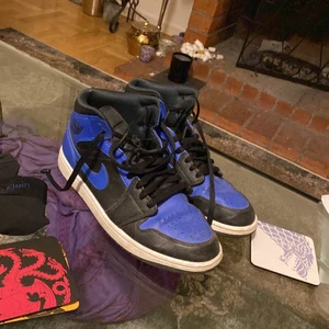 Jordan 1 mids royale tumble -  sköna skor som passar med det mesta, köparen står för frakt 