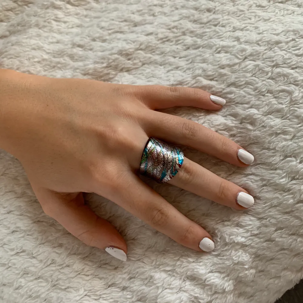 UPDATE: Ring nr 1 OCH 2 är SÅLDA. ❤️❤️ Hur coola ringar?!? Alla passar många av fingrarna; mestadels långfingret MÅTT: 18-19 mm 8kr/styck. Accessoarer.