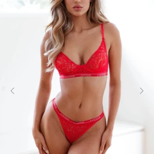 Lounge stringtrosor - Säljer mina fina stringtrosor från Lounge underwear pga fel storlek:( endast testade och är därför i nyskick (även tvättade såklart). 150kr för ett par och 250 för båda!💞