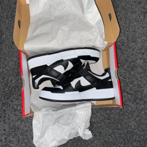 Nike Dunk Low Disrupt - Nike Dunk Low Disrupt damstorlek 42 / US10W. Helt nya köpta från SNKRS