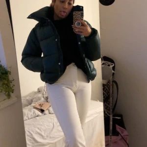 Xs - Säljer denna skitsnygga mörkgröna jacka från bik bok, använd ca 3 gånger. Nyskick. Nypris 599, buda från 300kr 